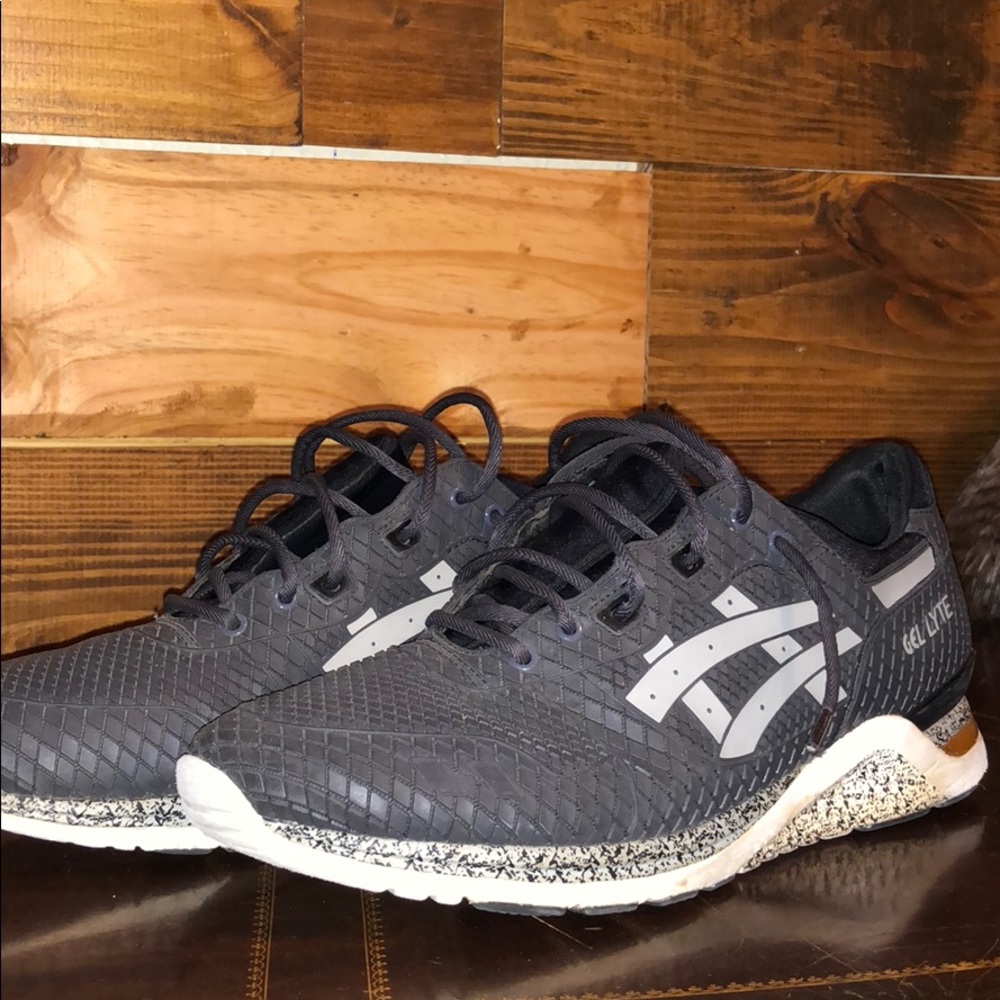 Men’s shoes
